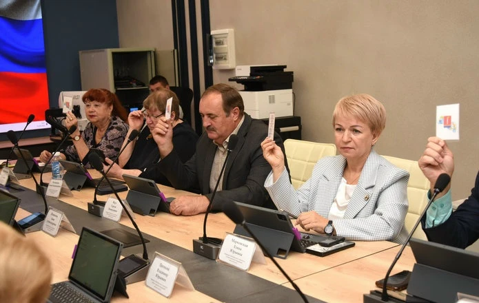 Депутаты Свободного поддержали предложение об отправке микроавтобуса в зону боевых дейс...