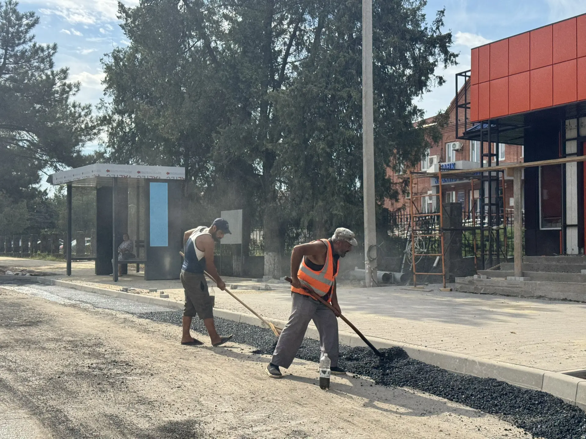 🚧 Благоустройство улицы Красной продолжается!