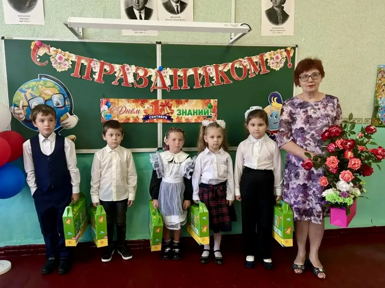 День знаний в Енакиево: возрождение школ и Ленинградский подход к детству 🎓