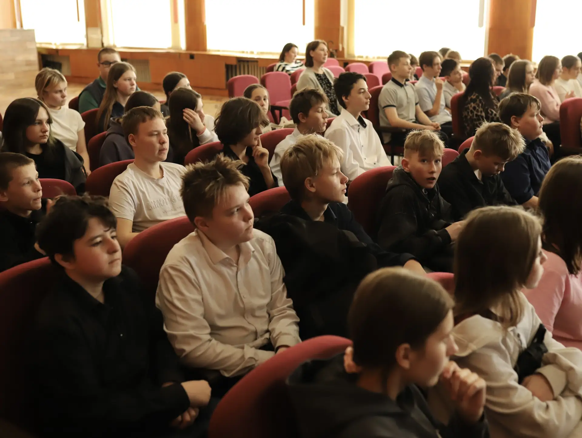 За кулисами профессии: как школьникам открыли мир культуры 🎭✨