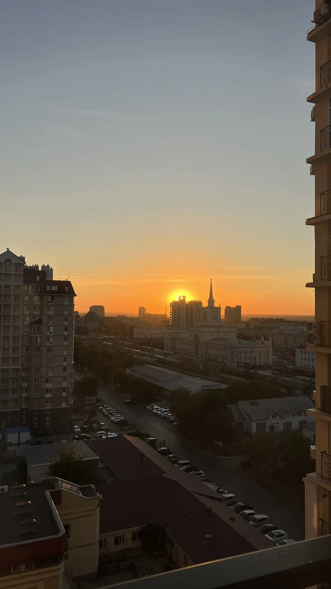Данюха проснулся по графику в 7 утра. Только есть нюанс - это было по нашему времени се...