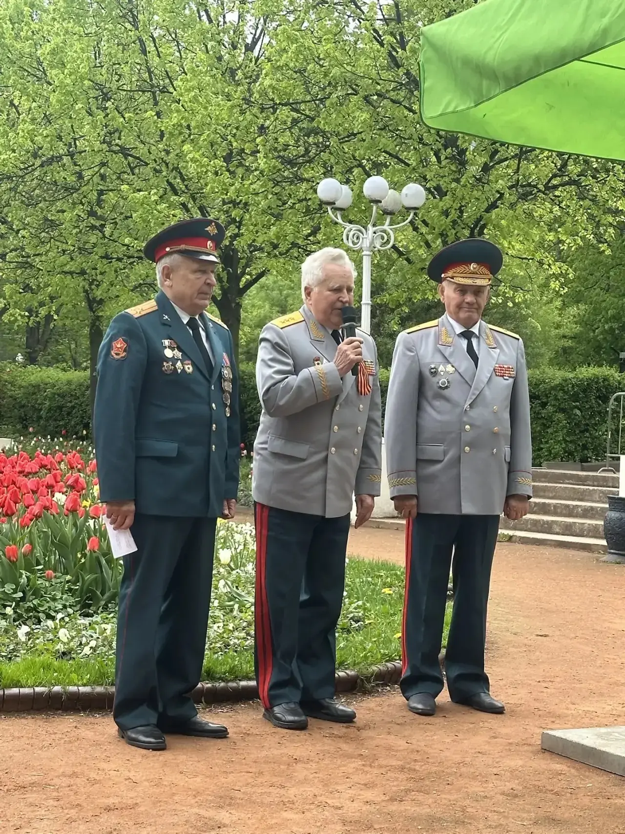 В честь Дня Победы, 9 мая, представители нашей школы приняли участие в торжественной встрече с ветер