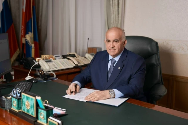 Уважаемые товарищи военнослужащие!