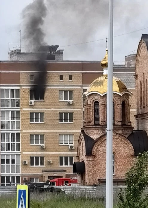 🔥 В «Елецком» загорелась квартира на пятом этаже

Пожар произошёл на улице Артёмова. Из окна кварти