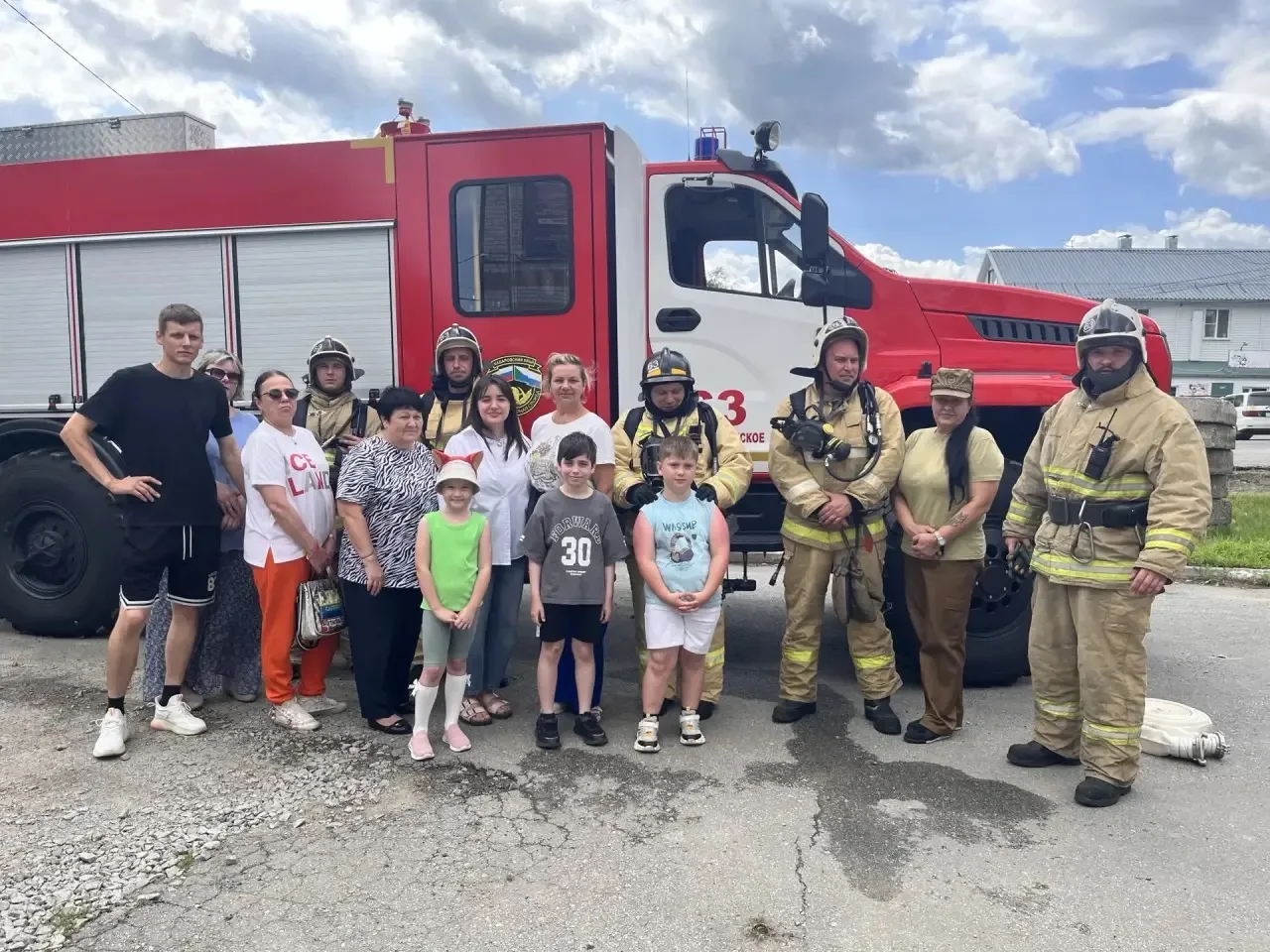 Безопасность превыше всего! 🚒

В нашем доме культуры совместно с пожарной частью № 63 села Красноре