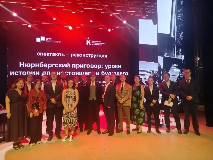27 мая десятиклассники нашей школы побывали  на спектакле-реконструкции "Нюрнбергский приговор:уроки