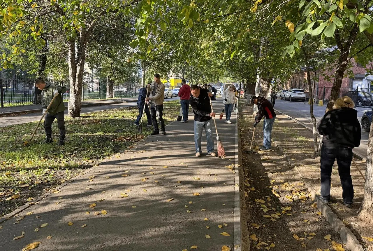 🧹 В Уфе на общегородской субботник вышли более 46 тысяч человек 🍁