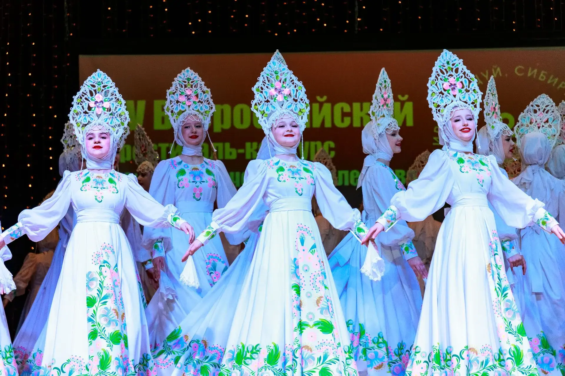 Танцуй, Сибирь!  Приглашаем на Юбилейный Гала-концерт Всероссийского конкурса хореографических колле