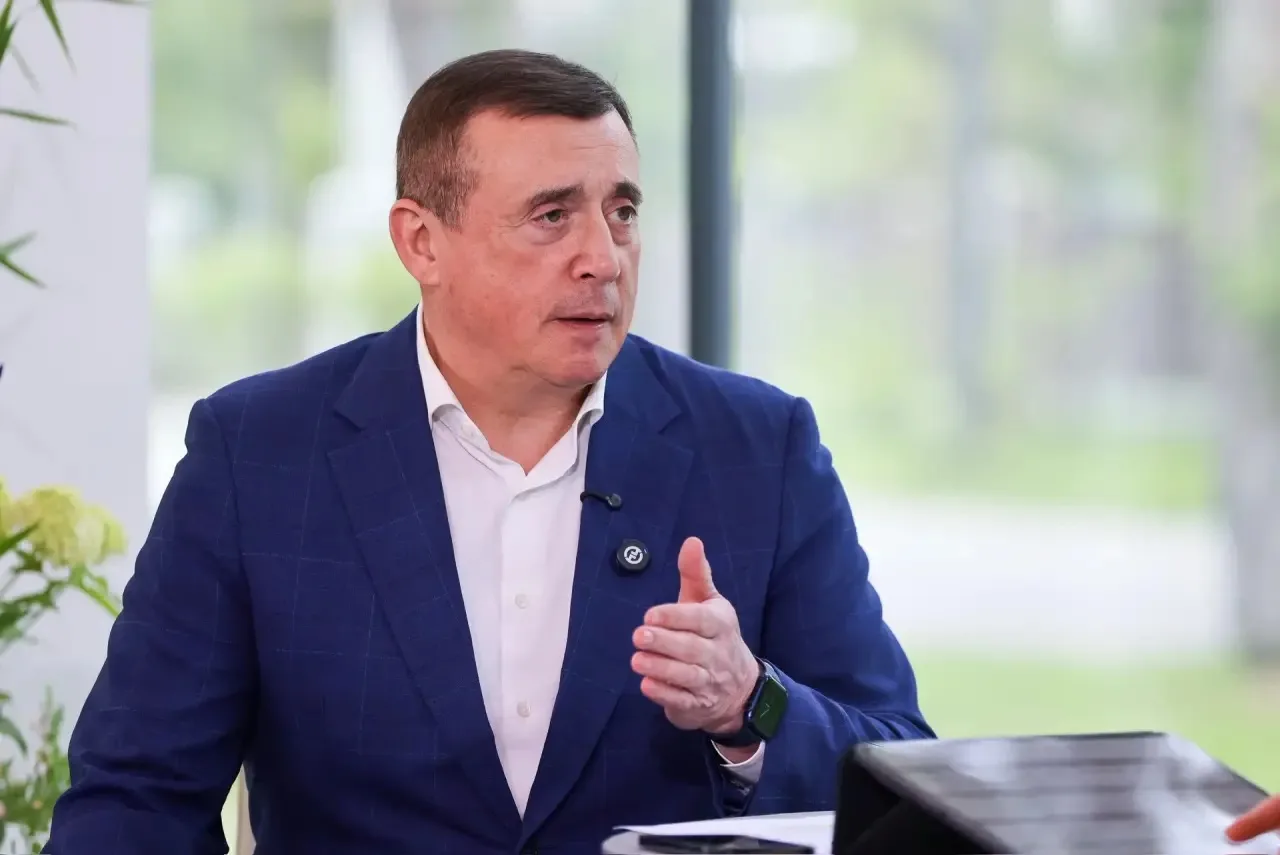 Много вопросов по строительству дорог. Мы активно асфальтируем главные трассы, чтобы жи...