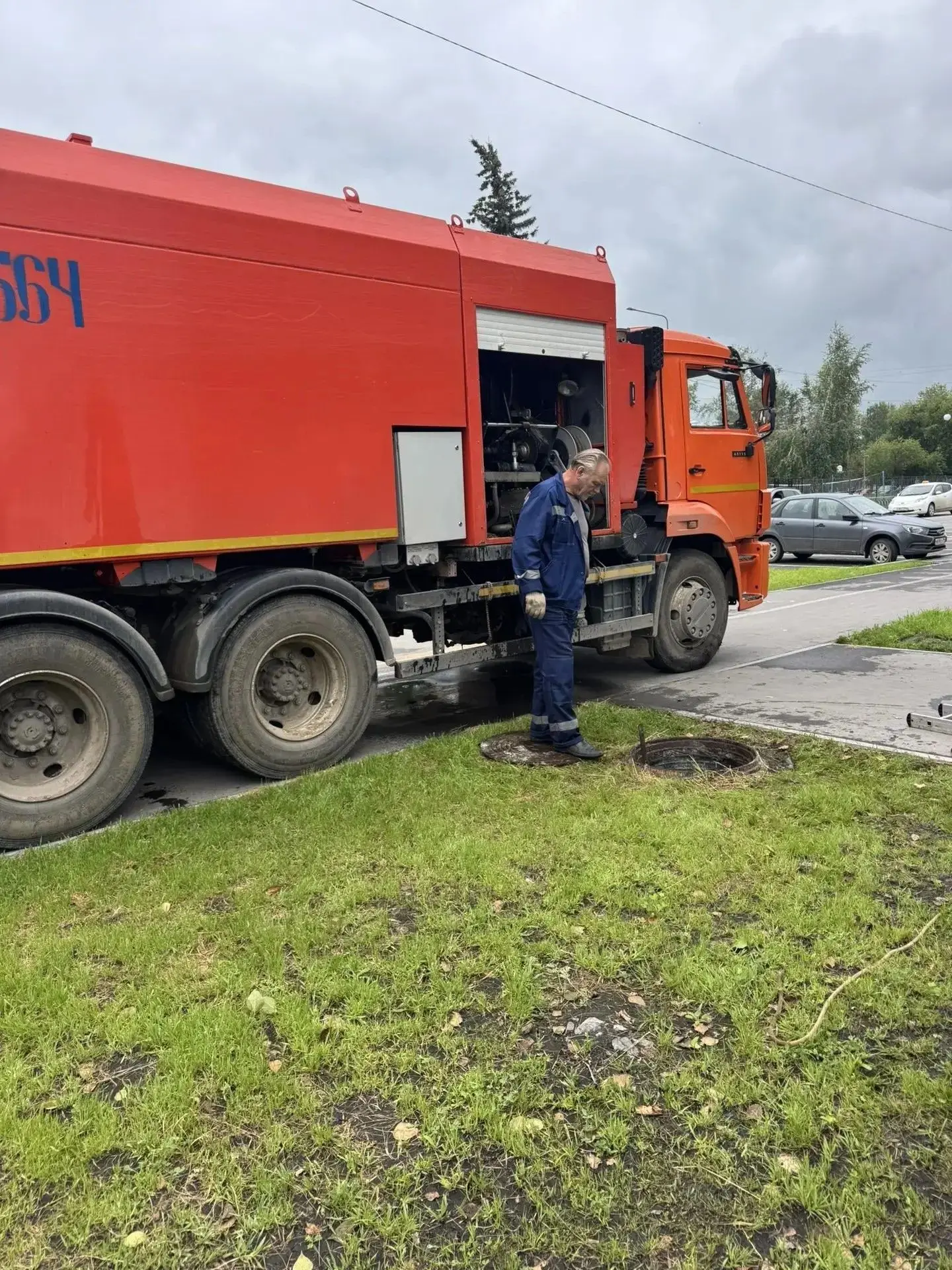 16.07.2026 г.
Устранили подпор и провели промывку участка канализационного коллектора по ул. Юбилейн