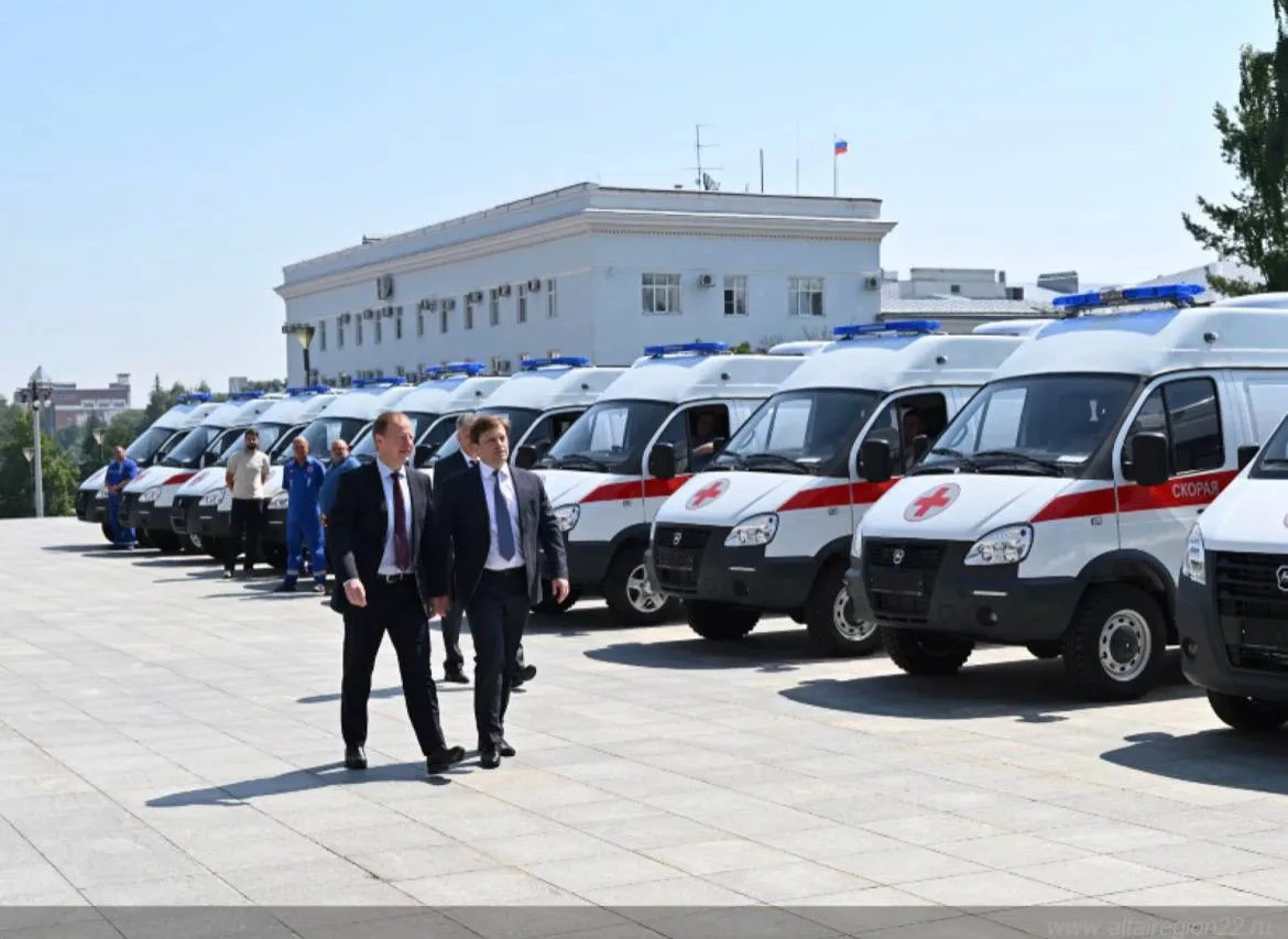 Больницы Алтайского края получили 28 новых машин скорой помощи

Машины распределят между станциями с