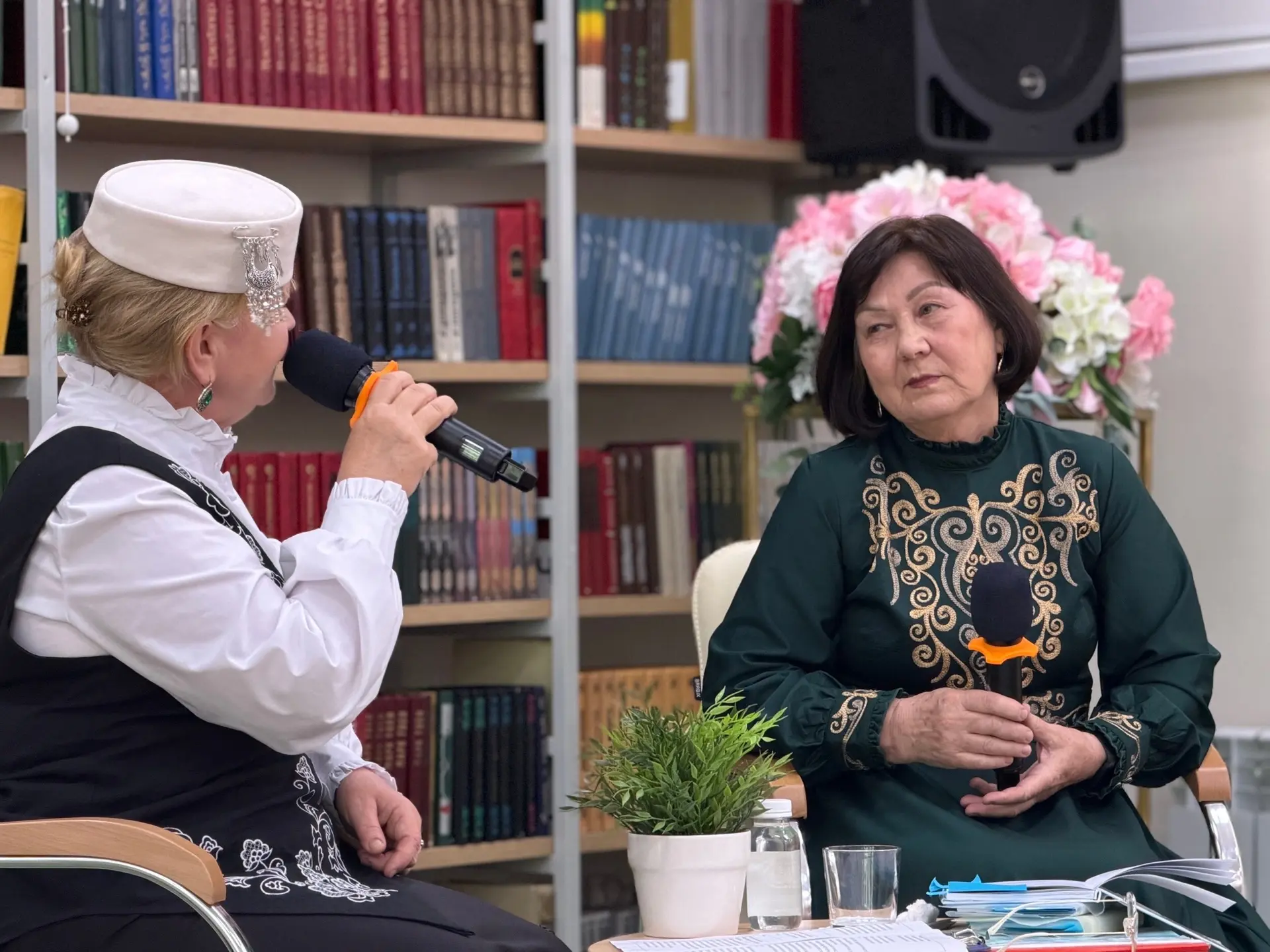 📖 Габдулла Тукай исемендәге үзәк китапханәдә, Түбән Каманың 60 – еллык юбилее уңаеннан...