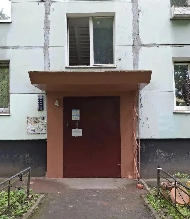 #качество_коммунальных_услуг

🏢 ул. Лёни Голикова д. 43 

🛠Покраска входной группы

✒Управляющая к
