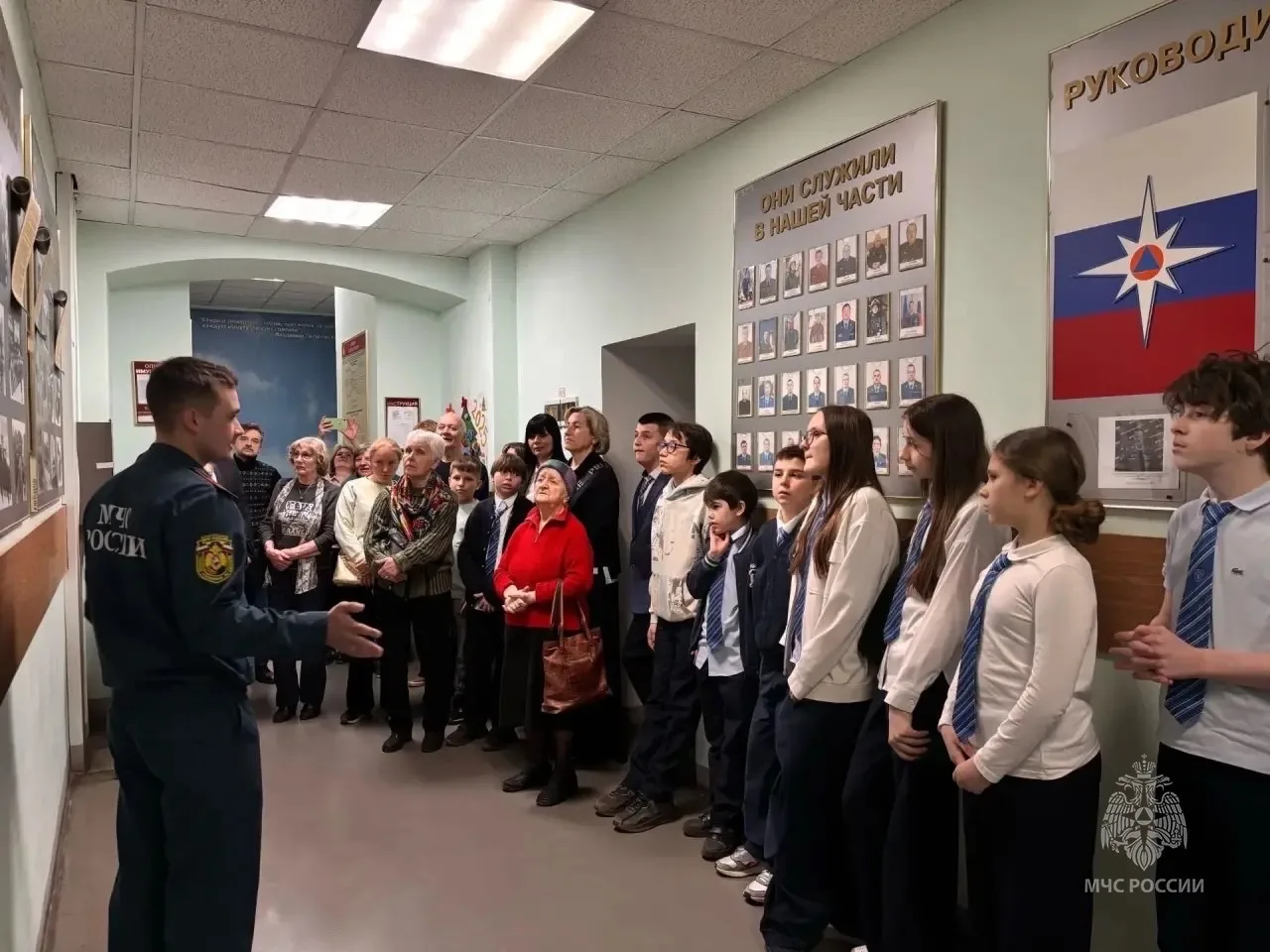 🔵 Встреча с героями: столичные огнеборцы провели экскурсию для жителей Сокольников   12 ПСЧ Управлен