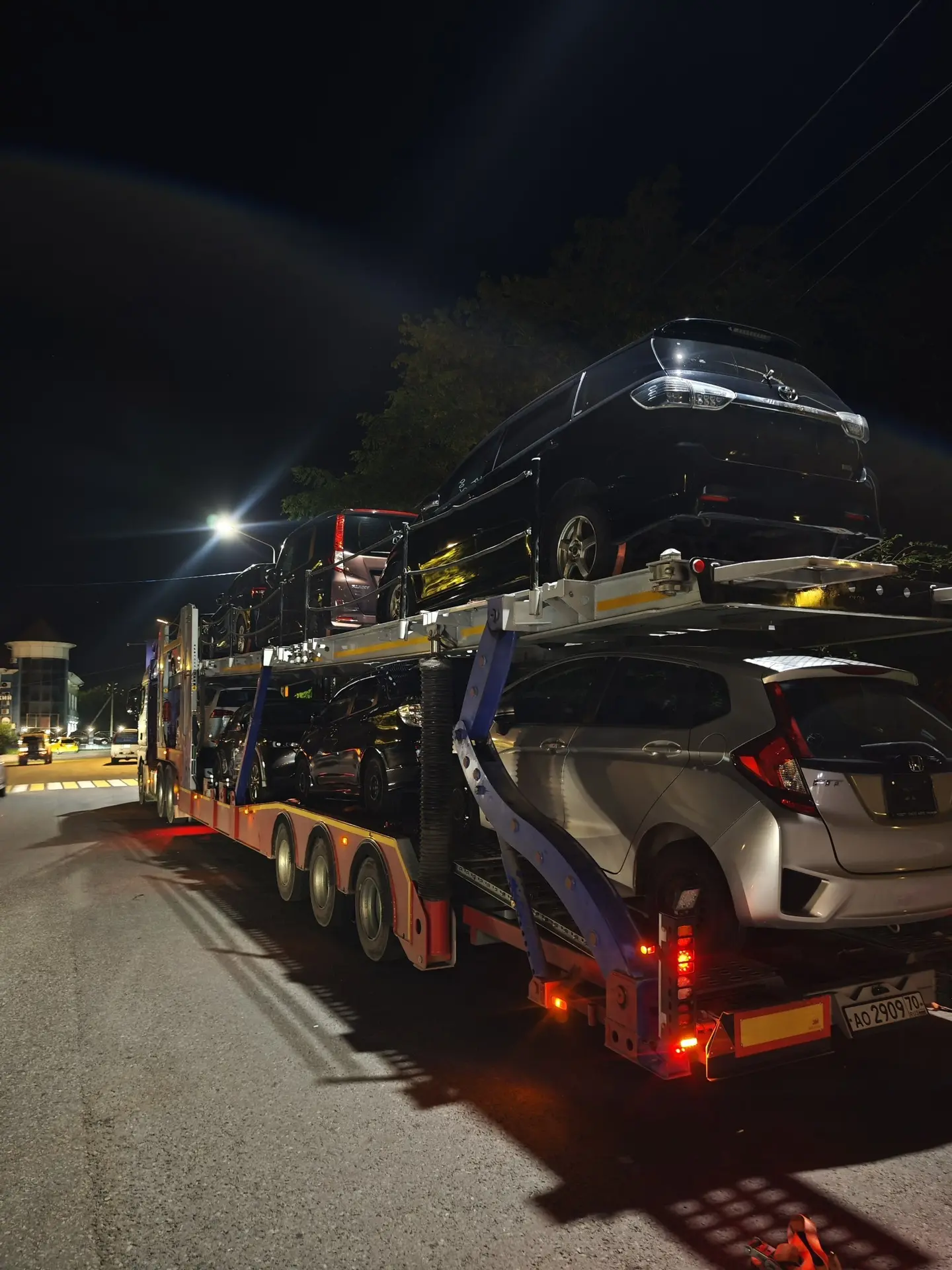 Очередной автовоз готовится к отправке 🚛