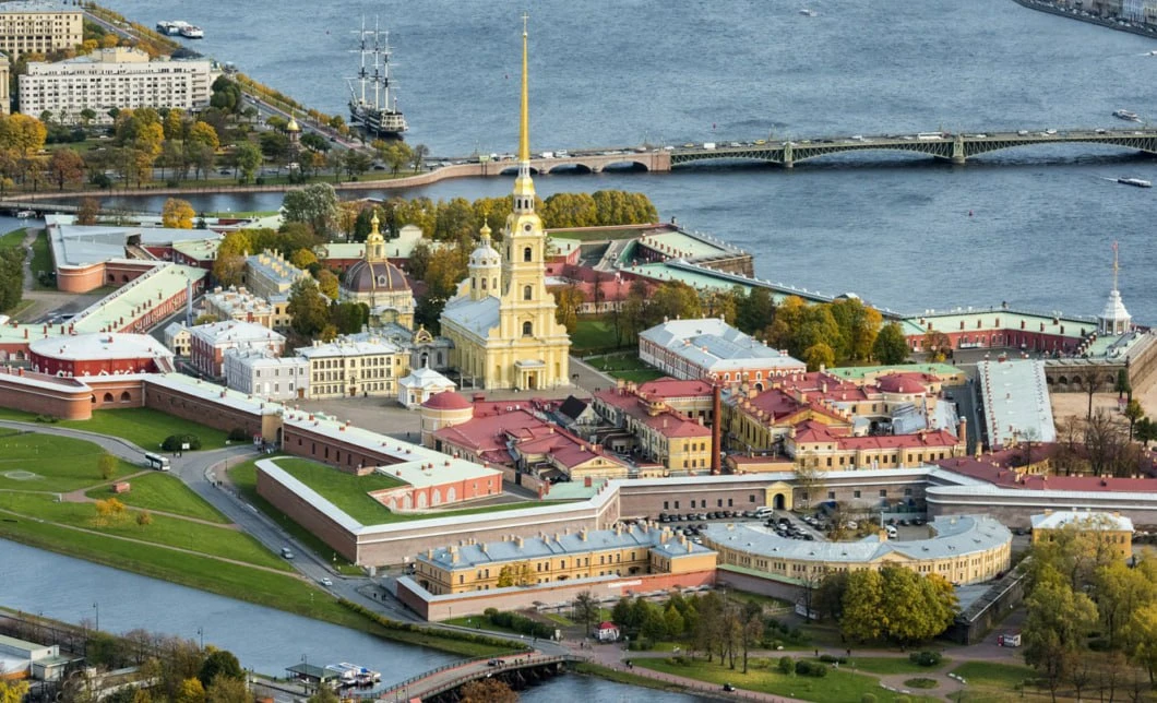 Петропавловская крепость в Санкт-Петербурге