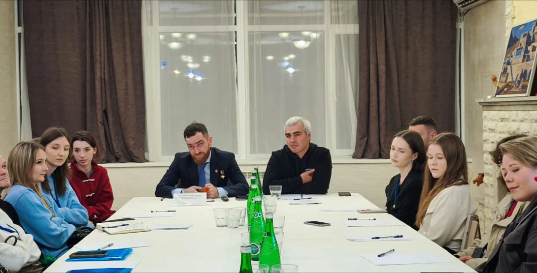 💬 В эти минуты на площадке Международного межрелигиозного молодежного форума врио мини...
