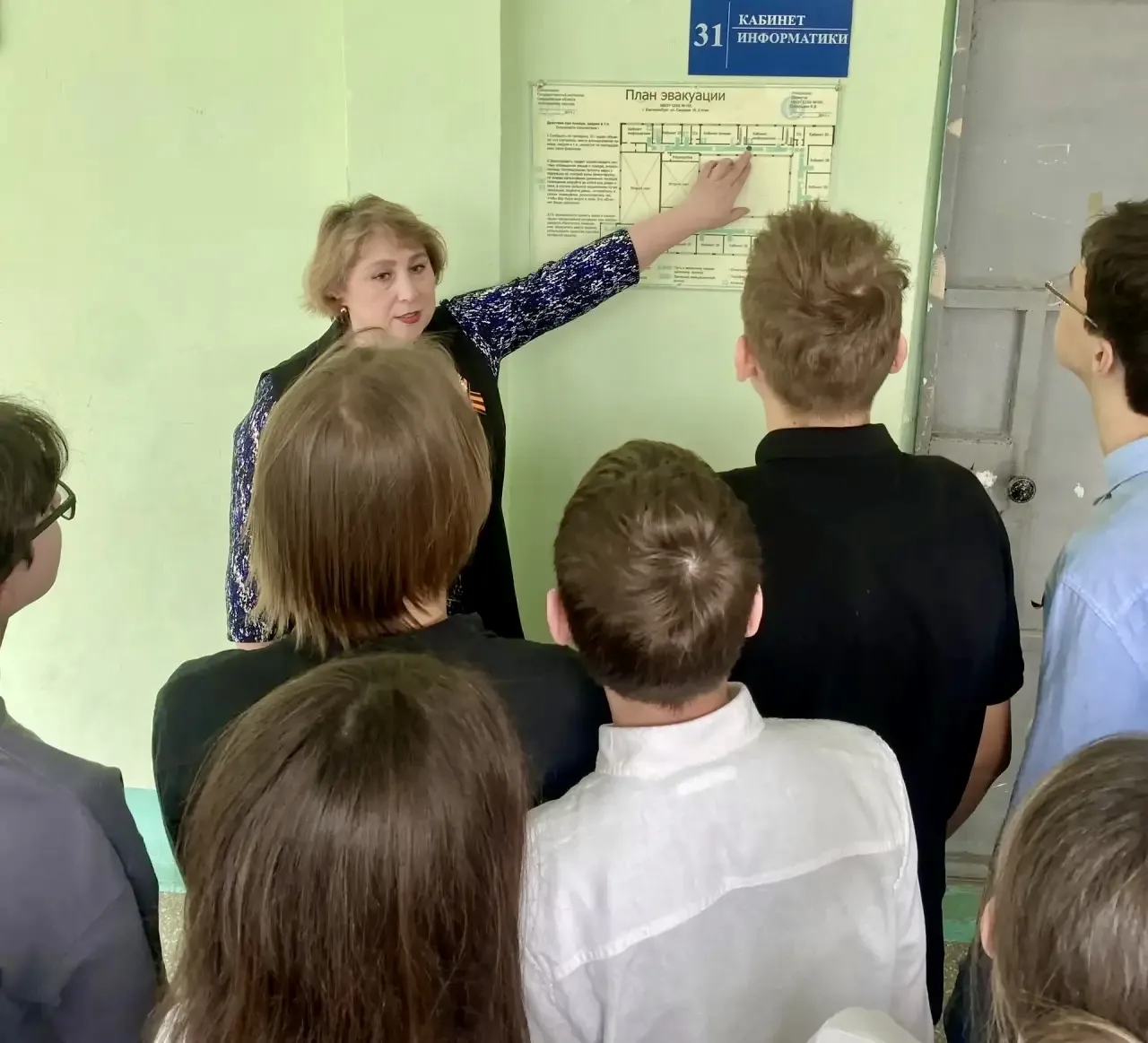 🔥 Безопасность в школе: всё под контролем!  План эвакуации — это не просто картинка на стене, а обяз