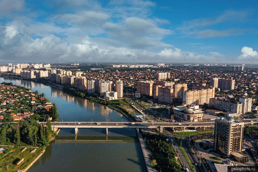 🌉 Тургеневский мост
#Краснодар

📌 Это один из трёх мостов, связывающих Краснодар с Республикой Ады