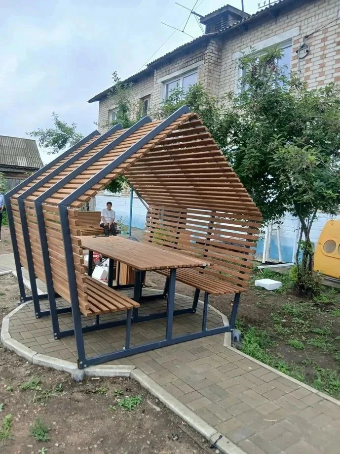 Уникальный двор, созданный по дизайн-проекту, благоустраивают в селе Верх-Чита Читинско...