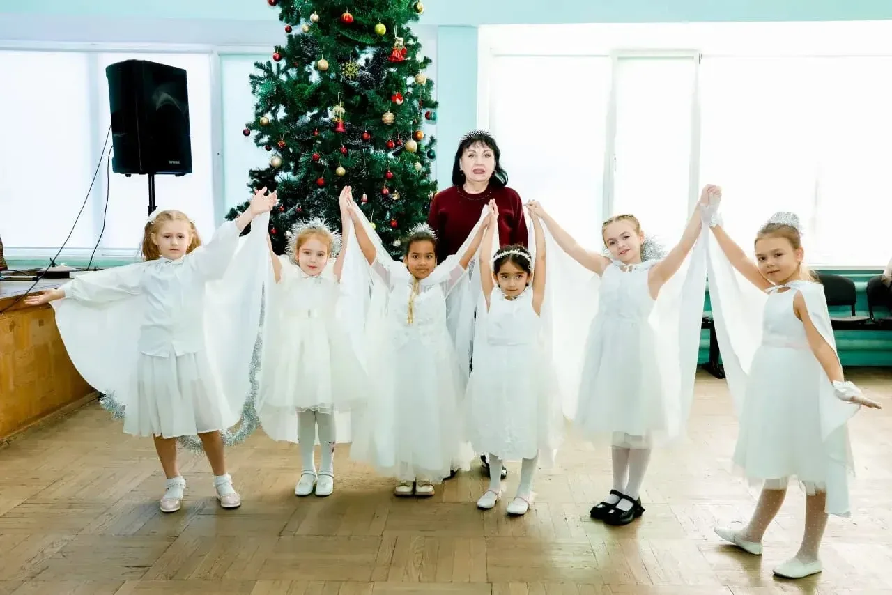 ✨❄️ Новогодняя сказка! ❄️✨  Ребята из 1 «А» класса (кл. руководитель Курамшина Р.И.) совсем недавно 