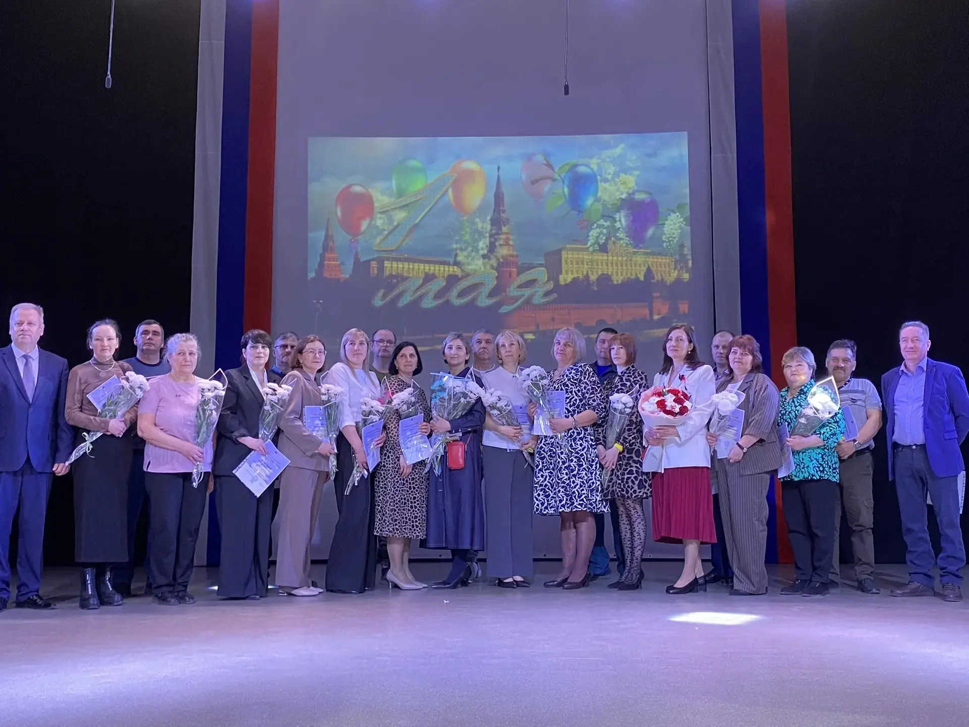 🇷🇺💥🌸 В праздник Весны и Труда на сцене Нолинского Дома культуры открыли обновленную...