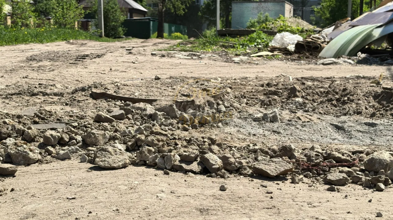 😡 Грейдирование дороги  Если это можно так назвать. Интересно просто для ЧЕГО?! Для галочки, издеват