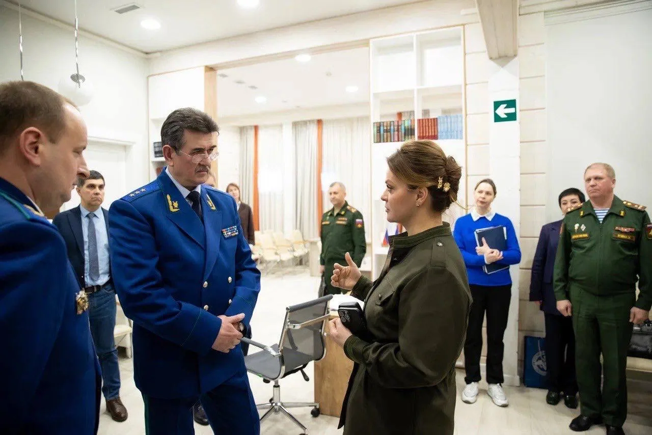 Совместно с заместителем Генерального прокурора Российской Федерации Сергеем Зайцевым, губернатором 
