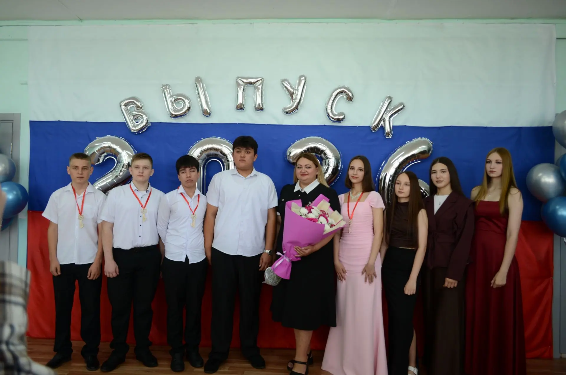💫Выпуск 9 класса с первым учителем. #выпускной9класс