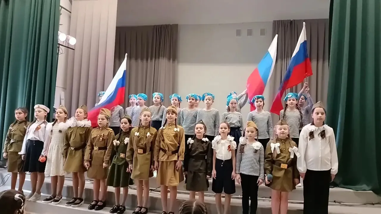 🎖Никто не забыт, ничто не забыто  💫 В младшей школе состоялся праздничный концерт, посвященный 9 Мая