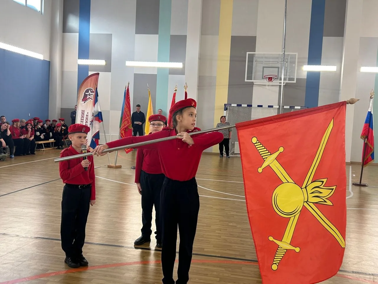 #юнармейскиеновости  🇷🇺Юнармейские отряды 3 и 8 музыкальных классов приняли участие в традиционном с