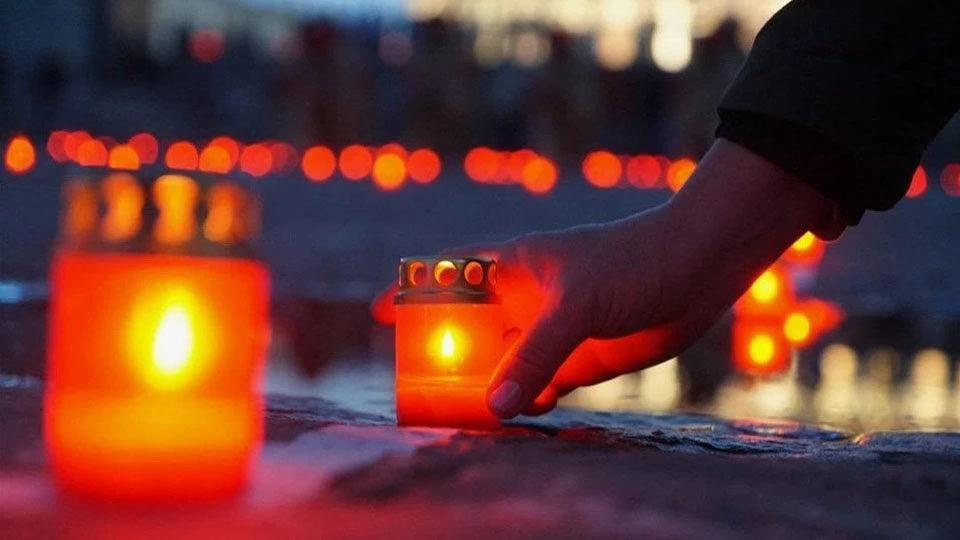 Свеча памяти в Музее Победы: 85 лет спустя

В ночь с 21 на 22 июня на Площади Победителей у Музея По