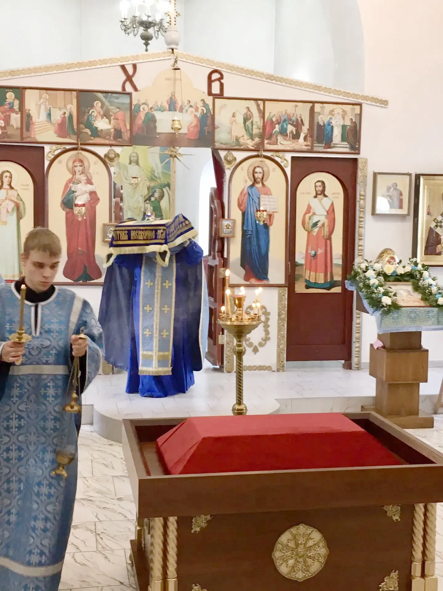 Всенощное бдение на Успение в Никольском храме поселка Шемышейка