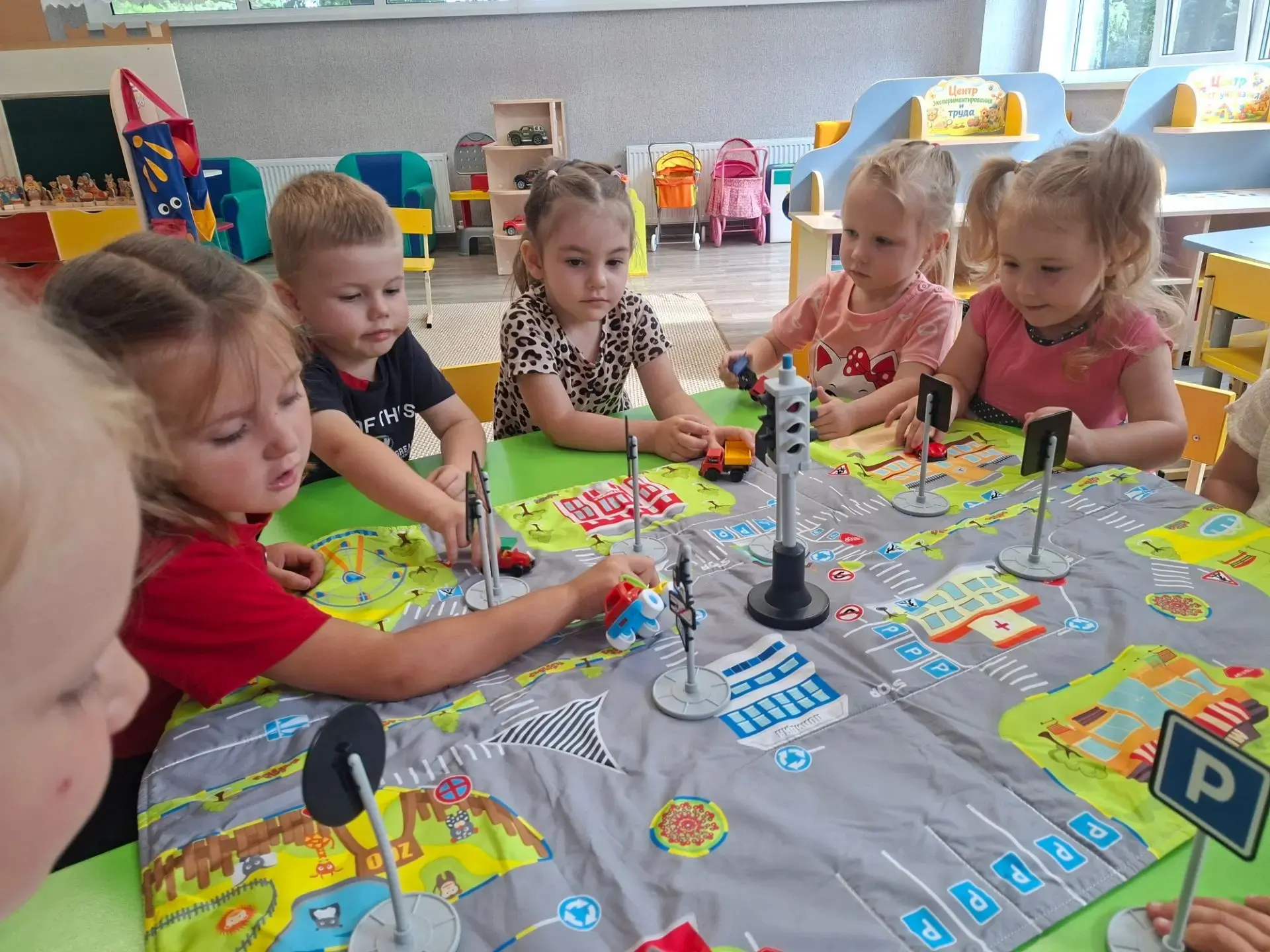 🚦 Маленькие пешеходы: как мы учим правила дорожного движения