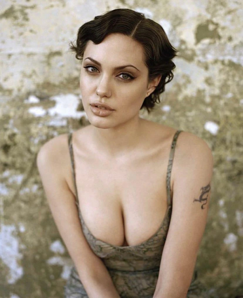 Анджелина Джоли, 1998.