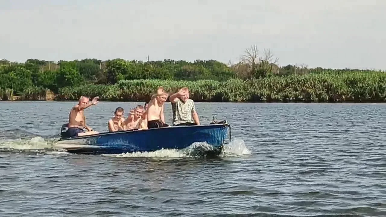 🌞🌴🏄🎇 Лето- это,море, солнце 🌝🌝🌞🔥🔥🔥жара. Ну и конечно, дружный и веселый 7 - А...