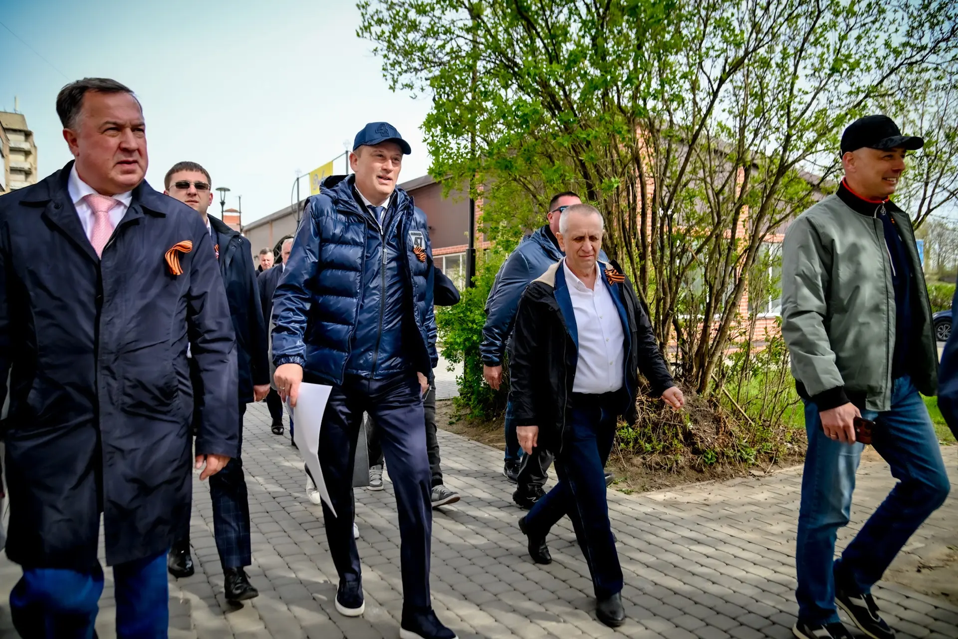 Одна из важных целей поездки в Ивангород — проверить ход подготовки к 99-летию области....
