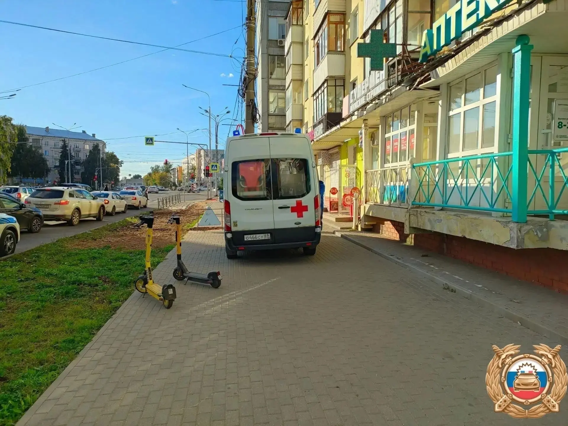😰 Самокатчик не смог объехать пенсионерку и сбил ее