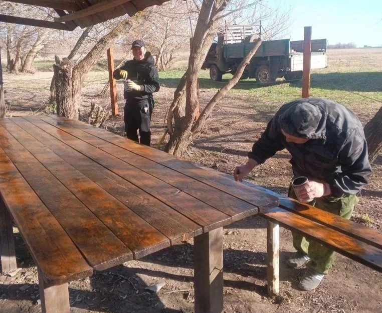 Энергетики привели в порядок территорию вокруг родника