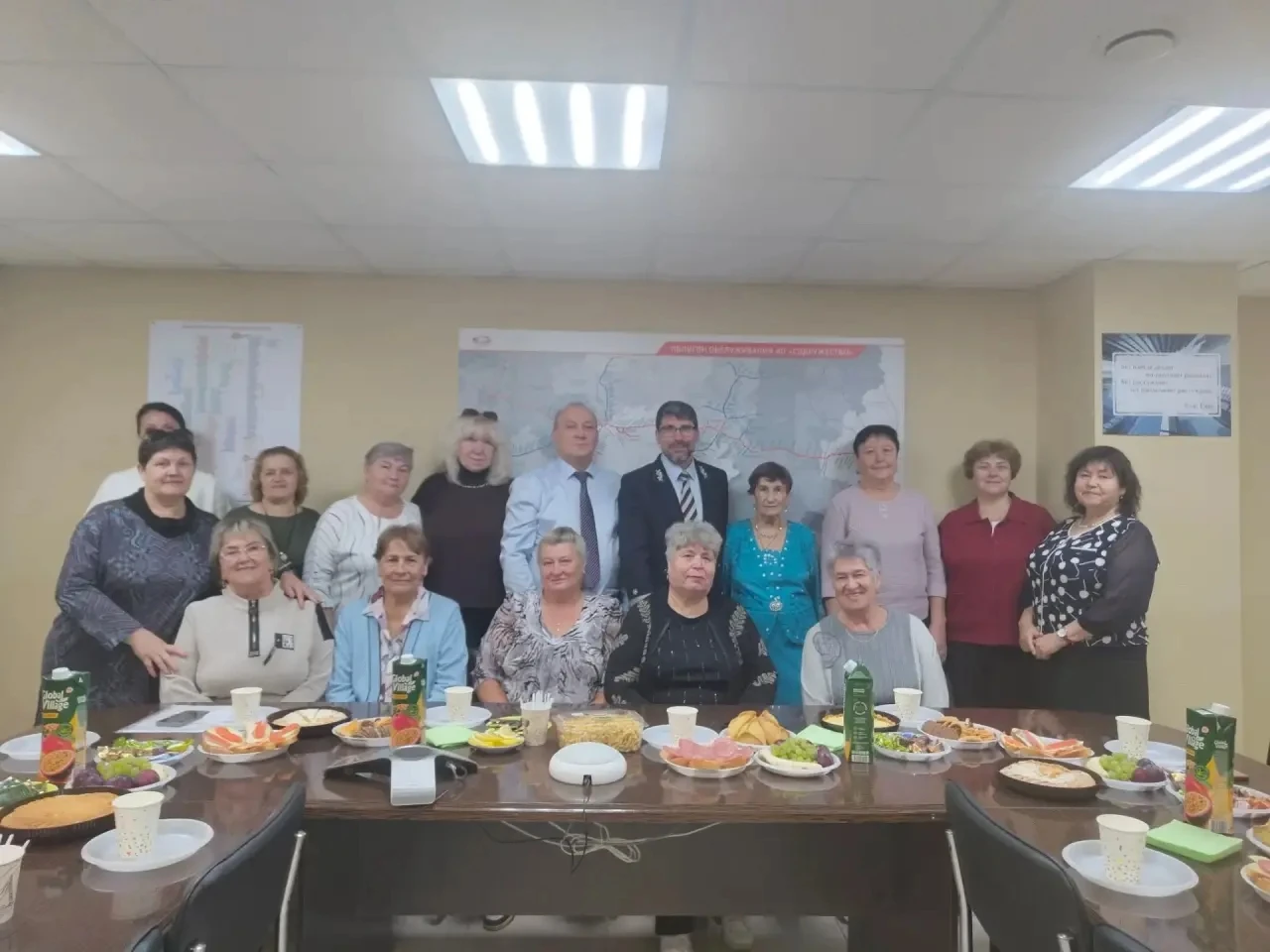❤ Поздравили наших дорогих ветеранов с Днем добра и уважения