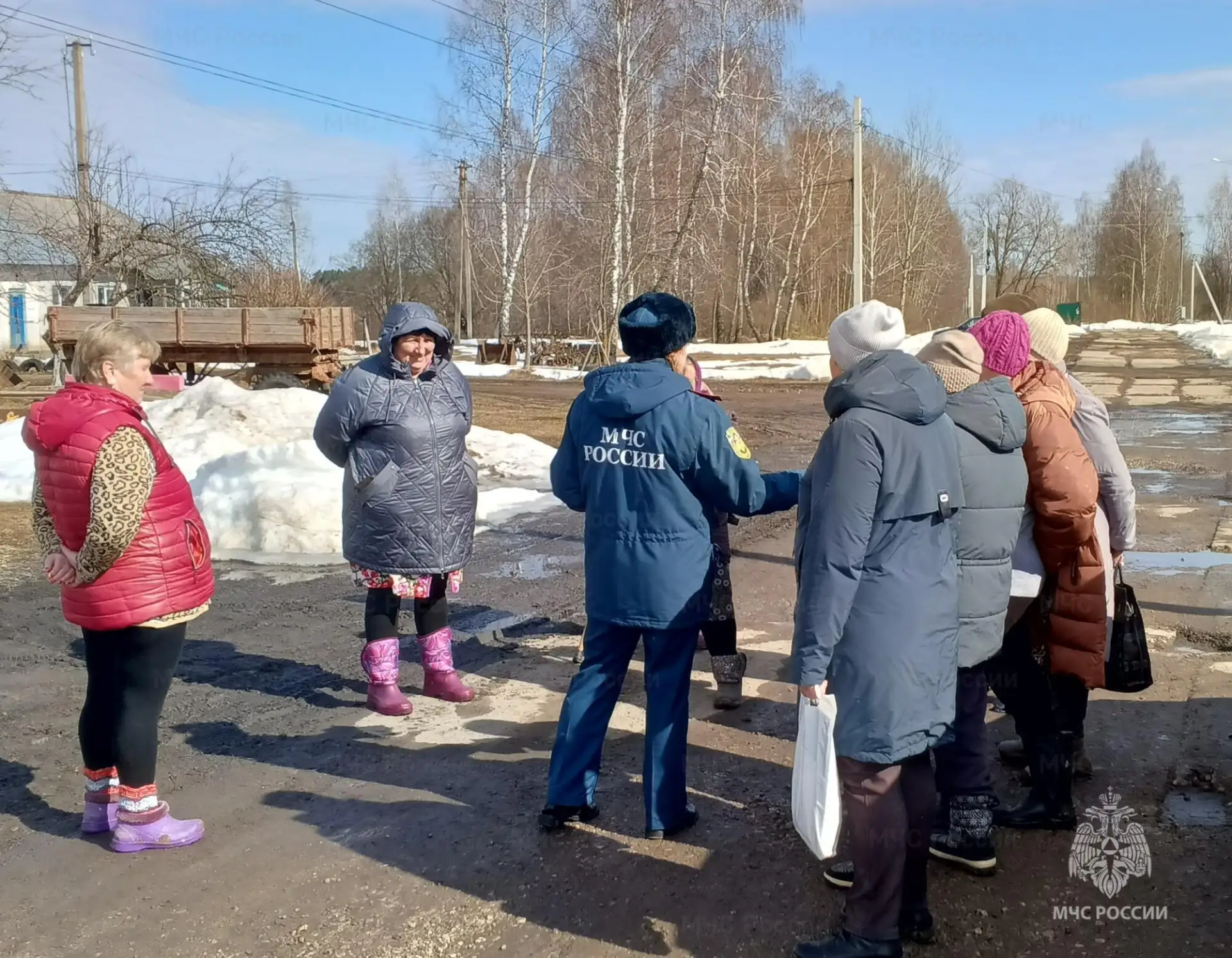 📍Спасатели провели профилактические мероприятия для взрослых и детей в Белевском районе  В деревне И