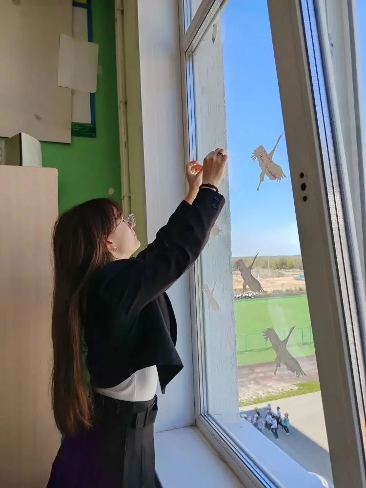 🕊️ В нашей школе прошла трогательная акция «Журавли Великой Победы»  Сегодня мы стали частью Всеросс