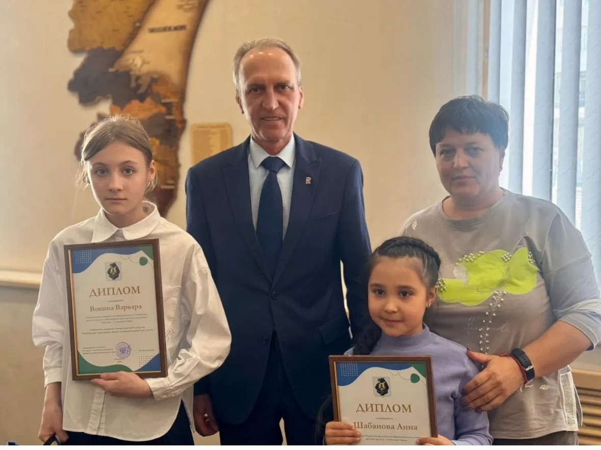 🌟Отличная новость 🌟

🤩Аня Шабанова стала победителем в краевом конкурсе детского рисунка "Безопас