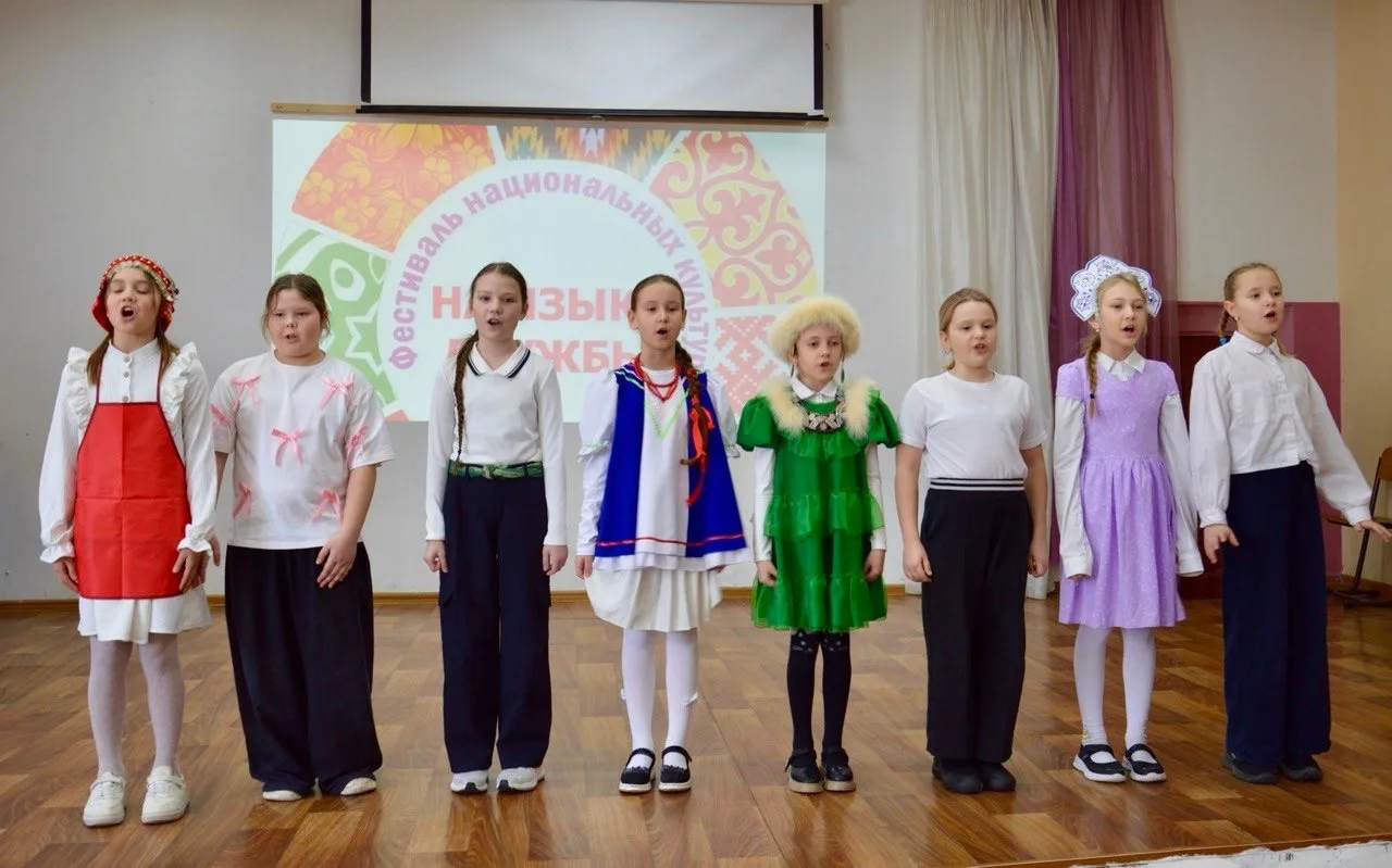 : «На языке дружбы»: в Подстепках прошел фестиваль национальных культур 🇷🇺🤝  Сегодня в ГБОУ СОШ с. П