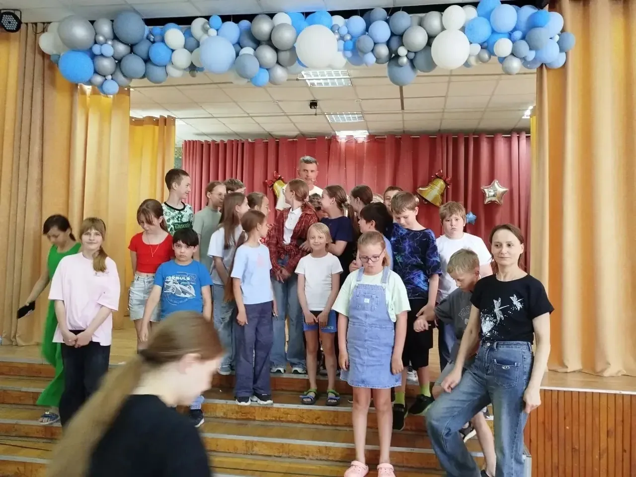Наш лагерь сегодня погрузился в магию! Визит фокусника и его звёздной помощницы, обезьянки Читы, выз