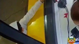 🛡️Сотрудники полиции Волжского разыскивают юношей, присвоивших чужую банковскую карту и использовав
