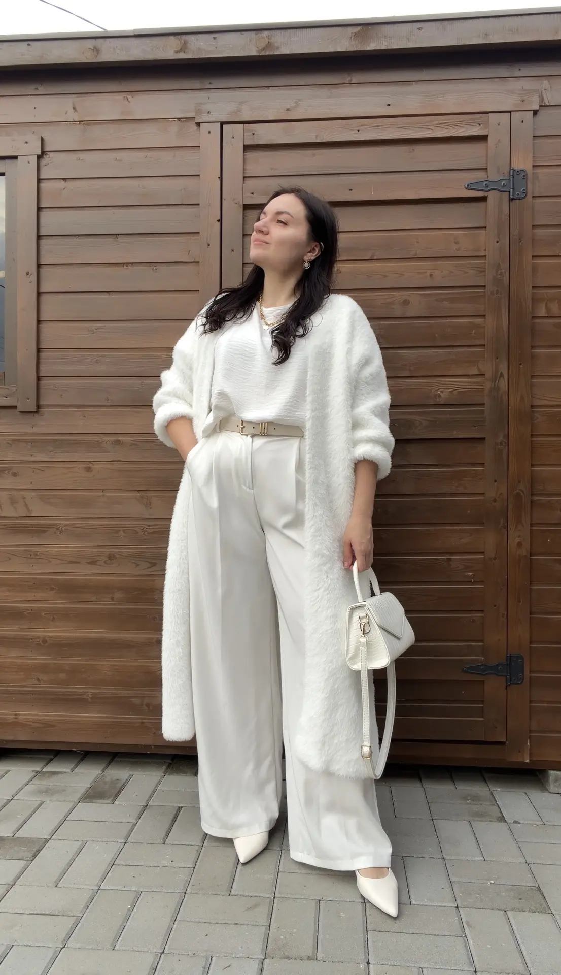 Шикарный белый кардиган сегодня на обзоре ВК🤩 ну жена миллионера, не меньше✨