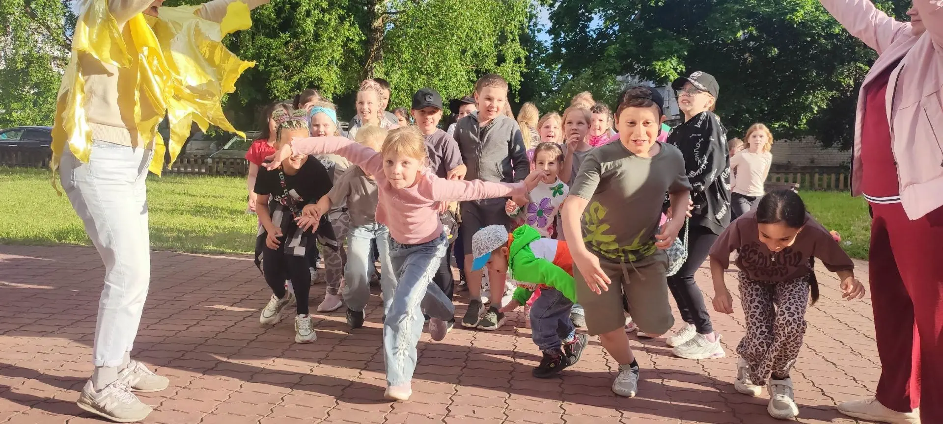 💥Вот так шумно и весело на центральной детской площадке 1 июня проходил самый летний и весёлый детс