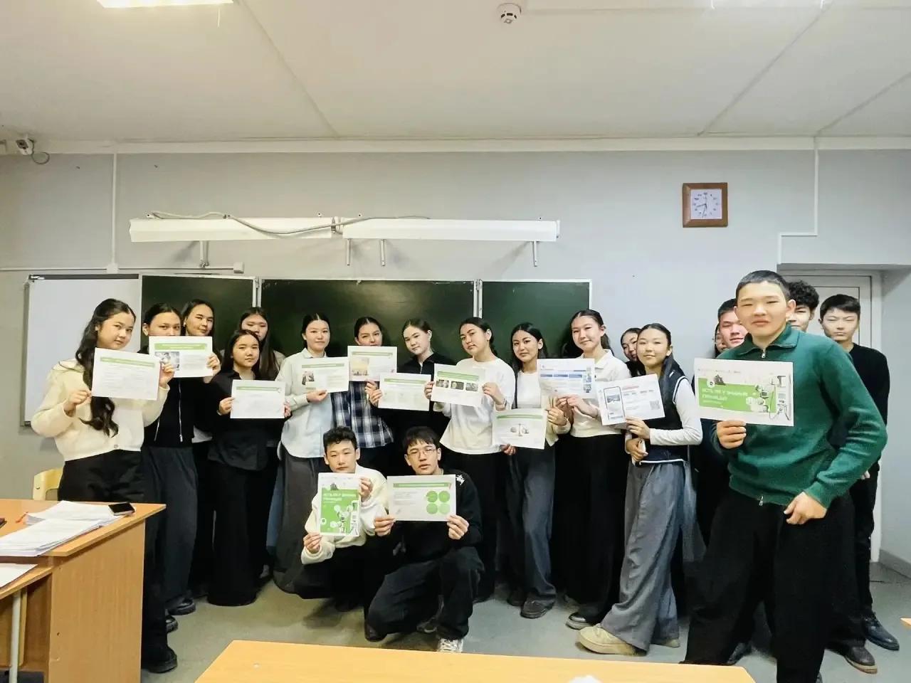 🇷🇺 РАЗГОВОРЫ О ВАЖНОМ🇷🇺  Утро понедельника 2 февраля 2026 года в нашей школе традиционно началось с 