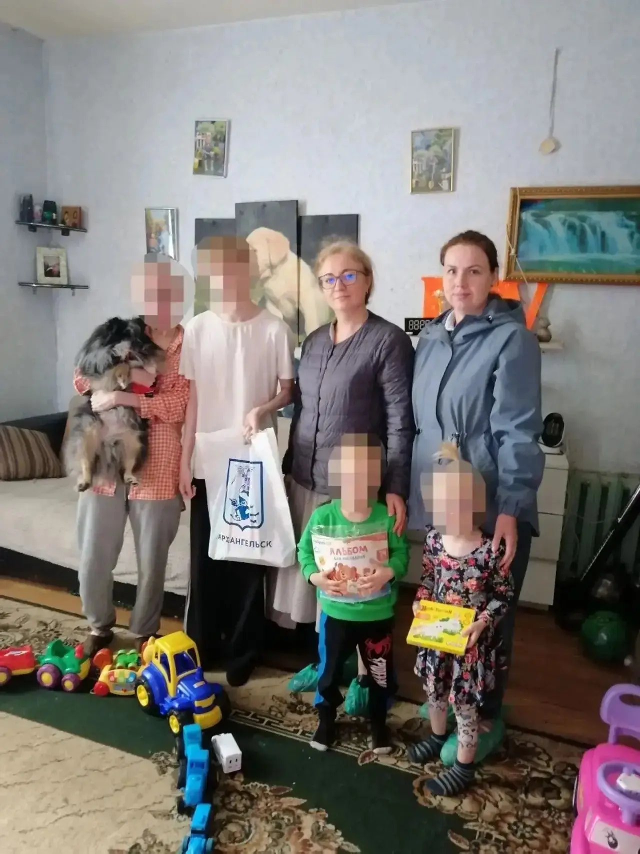 В преддверии 1 Сентября мы устроили тёплый и радостный праздник — вручили ребятам канце...